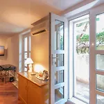 Palm Garden In Center With Big Terrace Apartman *