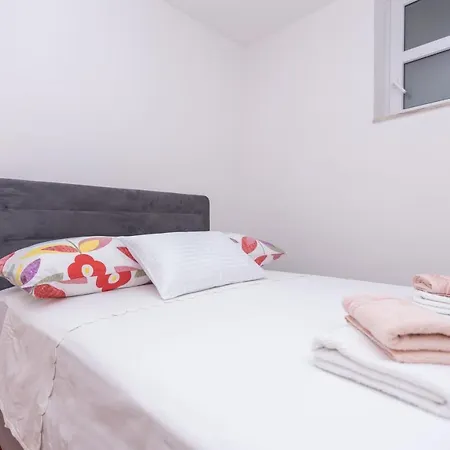 Palm Garden In Center With Big Terrace Split