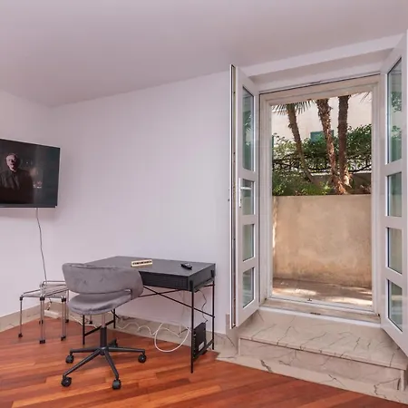 Palm Garden In Center With Big Terrace Appartement *