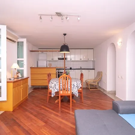 Palm Garden In Center With Big Terrace *