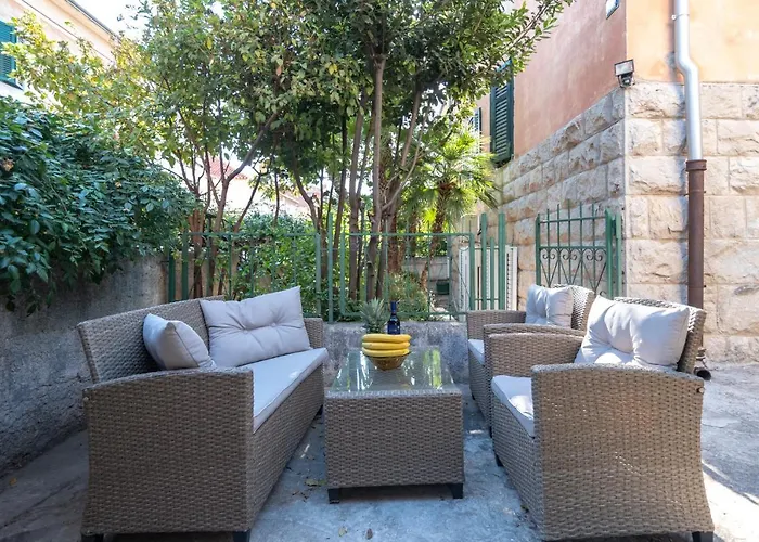 Palm Garden In Center With Big Terrace 斯普利特