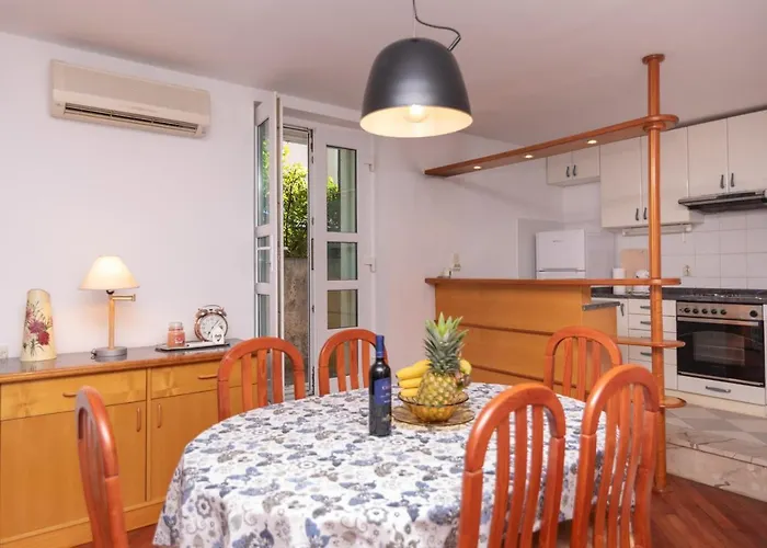 Palm Garden In Center With Big Terrace 公寓 斯普利特