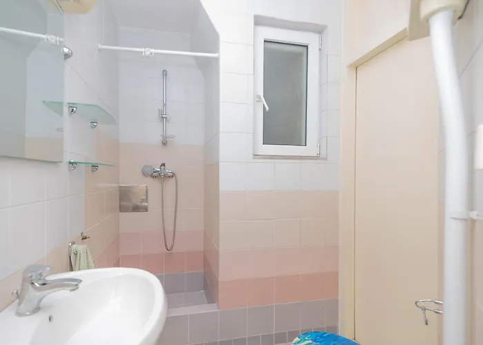 公寓 Palm Garden In Center With Big Terrace