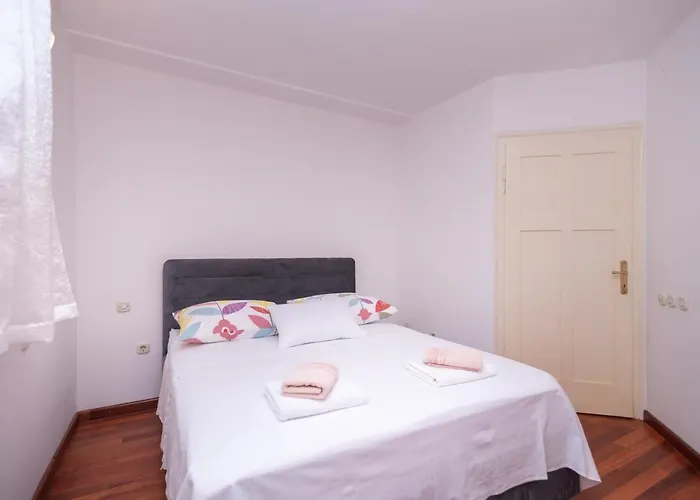 Palm Garden In Center With Big Terrace *