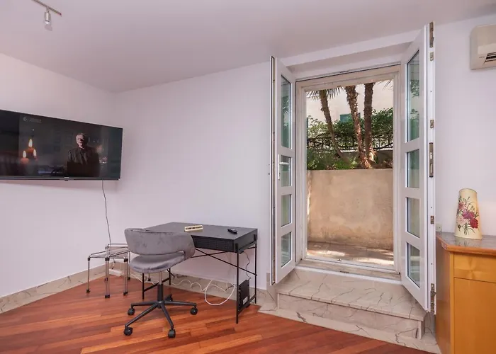 Palm Garden In Center With Big Terrace 公寓 *